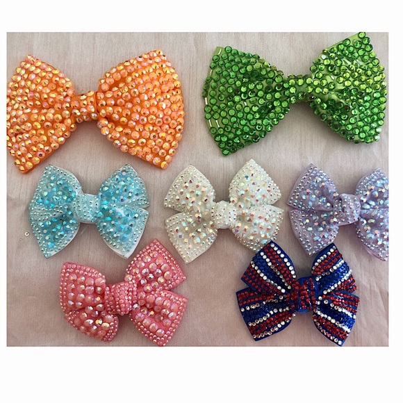 Other - 7 rhinestone hair bows